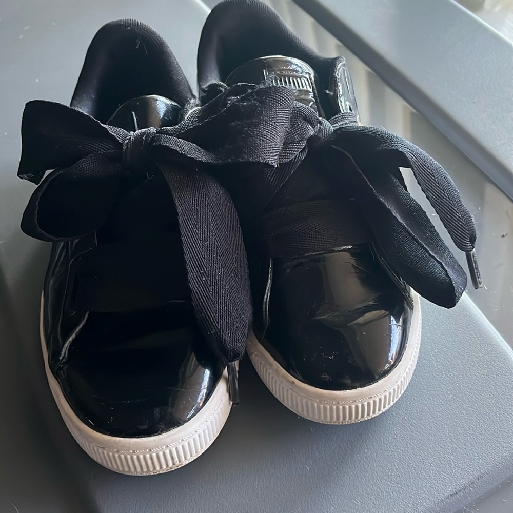 Girls puma runners
